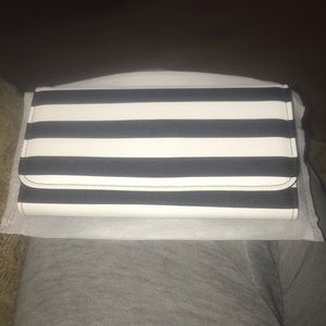 NWT Kut From The Kloth Wallet